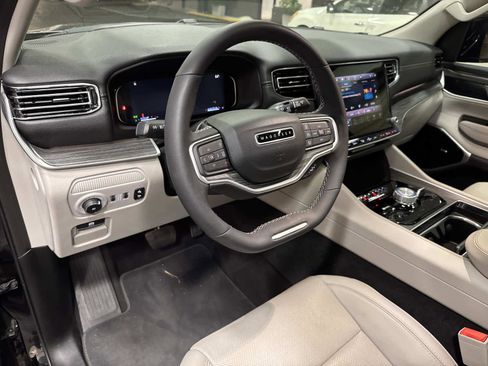 Used 2024 Jeep Wagoneer Series III w/ Premium Group I image 24
