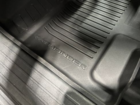 Used 2024 Nissan Pathfinder SV AWD/4WD image 13