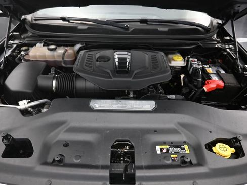 Used 2024 Jeep Wagoneer L Series II image 31