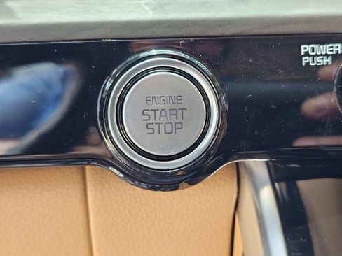 Certified 2024 Kia Carnival EX FWD image 24