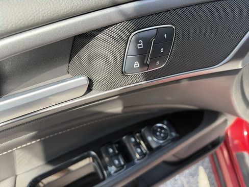 Used 2016 Ford Fusion Titanium FWD image 19