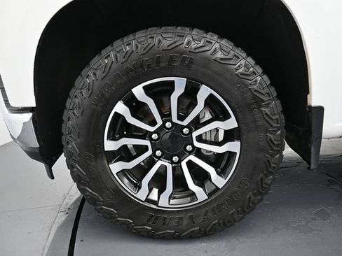 Used 2020 Chevrolet Silverado 1500 LT w/ All-Star Edition AWD/4WD image 9