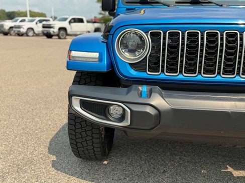 Used 2024 Jeep Wrangler Unlimited Sahara AWD/4WD image 3