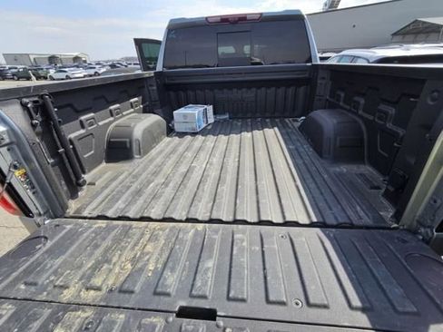 Used 2025 GMC Sierra 1500 AT4X AWD/4WD image 10