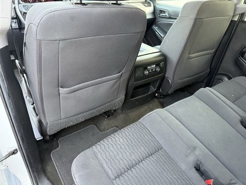 Used 2016 GMC Yukon XL SLE w/ Convenience Package image 25