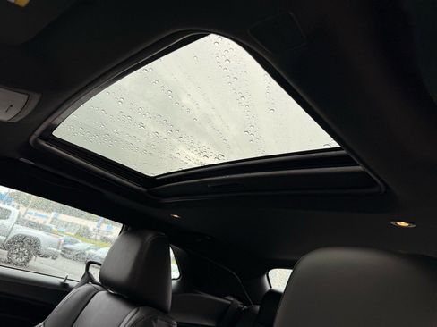 Used 2023 Dodge Challenger SXT w/ Plus Package image 14