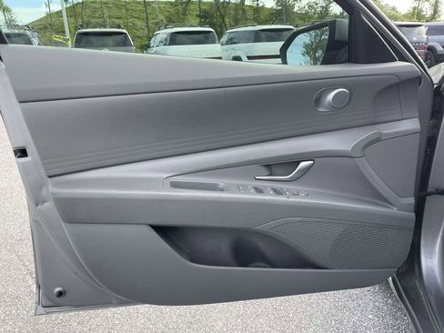 Certified 2023 Hyundai Elantra SEL FWD image 5