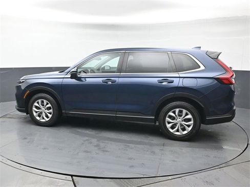 Used 2023 Honda CR-V LX image 3