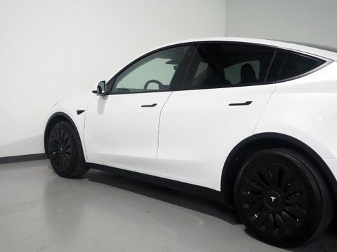 Used 2023 Tesla Model Y Long Range AWD/4WD image 48