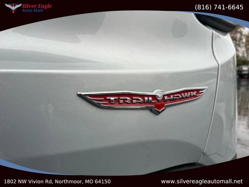 Used 2017 Jeep Renegade Trailhawk w/ Cold Weather Group II image 11