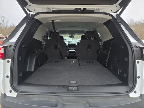 Used 2020 Chevrolet Traverse LT image 17