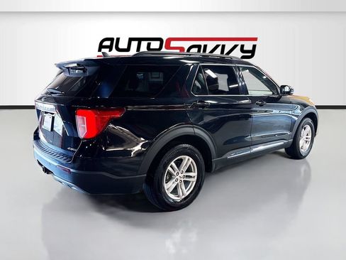 Used 2023 Ford Explorer XLT w/ Equipment Group 202A AWD/4WD image 7