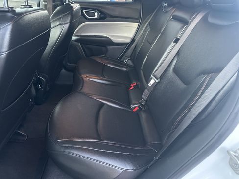 Used 2024 Jeep Compass Limited image 19