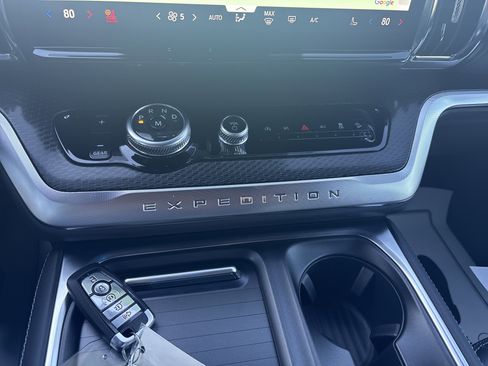 New 2025 Ford Expedition Max Platinum w/ Stealth Performance Package image 25