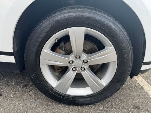 Used 2018 Land Rover Range Rover Velar S image 37