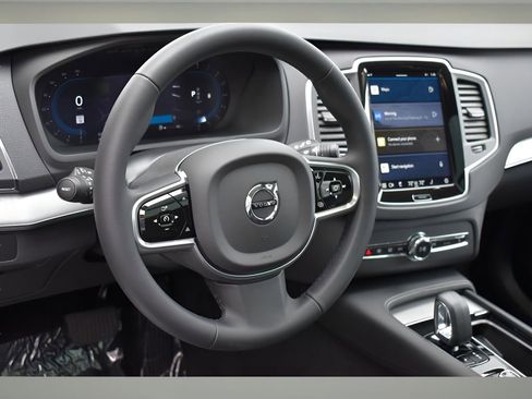 Used 2023 Volvo XC90 B5 Core w/ Protection Package Premier image 10