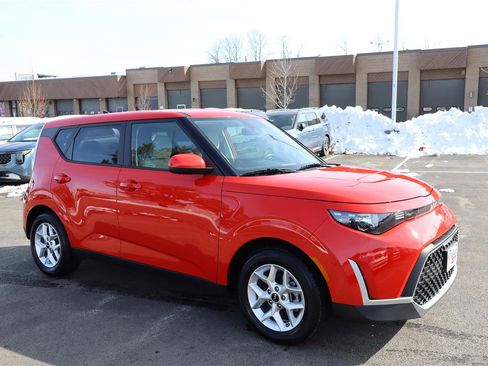 Certified 2023 Kia Soul LX w/ LX Technology Package image 1