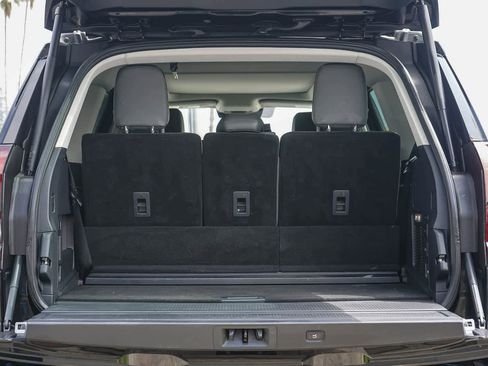 Used 2025 Ford Expedition Active RWD image 28