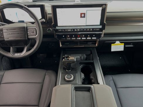 New 2025 GMC Hummer EV 2X w/ Extreme Off-Road Package image 10