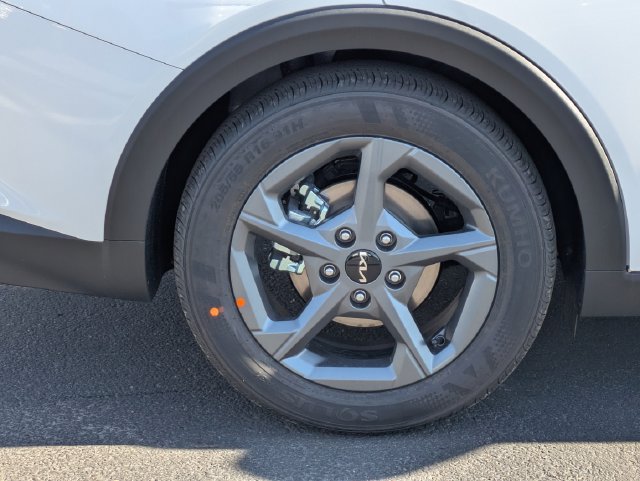 Certified 2025 Kia K4 FWD image 9