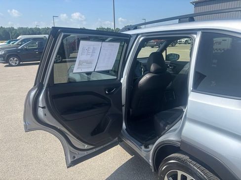 Used 2025 Subaru Forester Limited AWD/4WD image 15