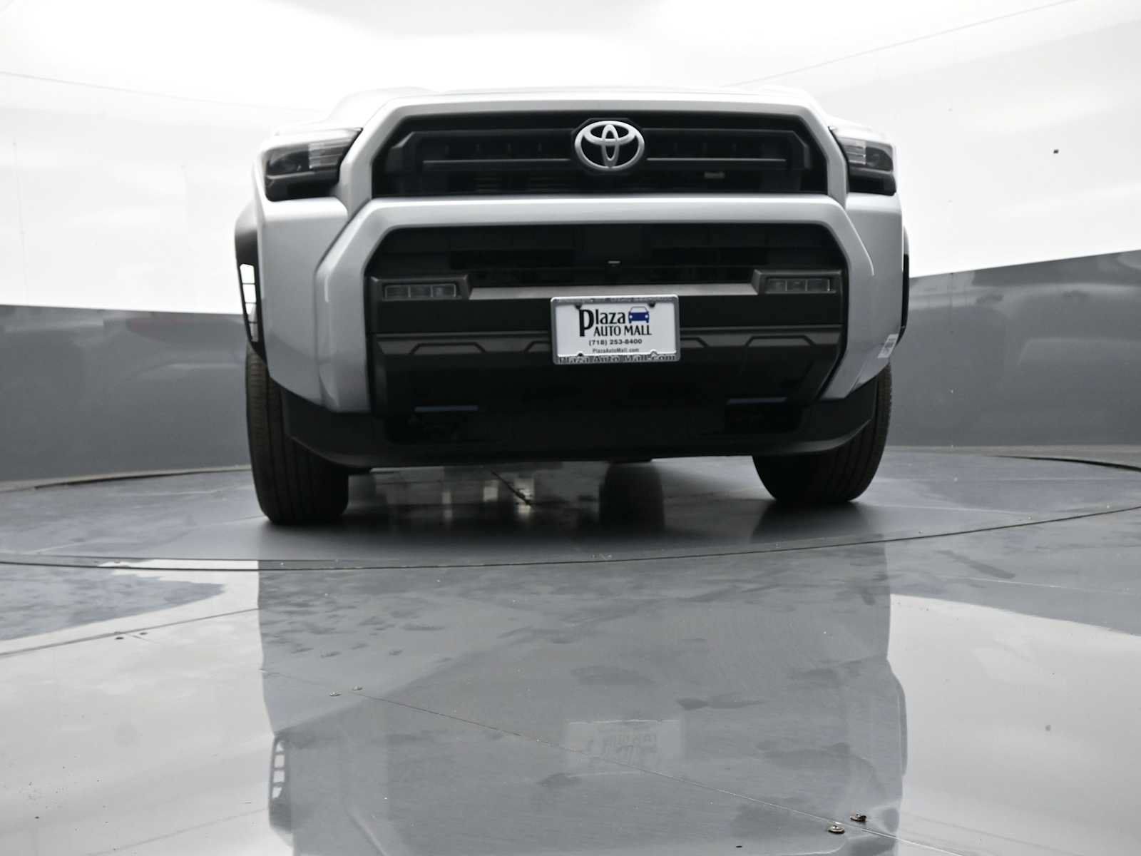 Used 2025 Toyota 4Runner SR5 AWD/4WD image 27
