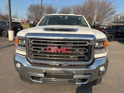 Used 2018 GMC Sierra 2500 SLT w/ Duramax Plus Package image 9