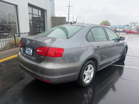 Used 2011 Volkswagen Jetta TDI image 3