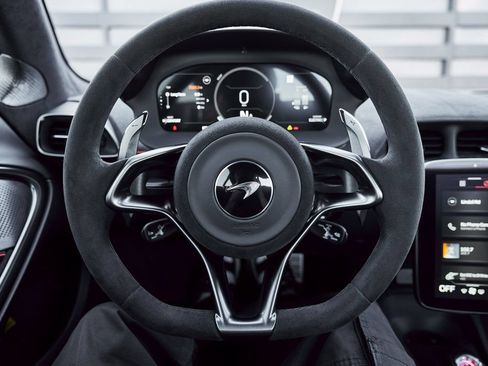 Used 2023 McLaren Artura RWD image 51
