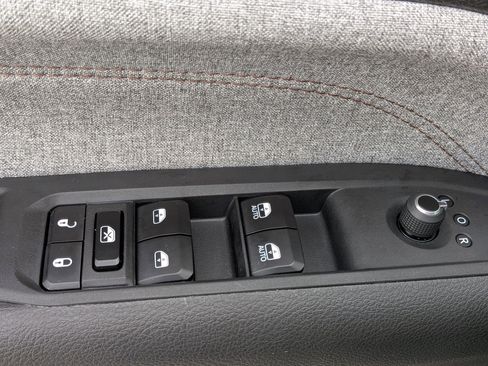 Certified 2024 Jeep Compass Latitude w/ Sun and Sound Group image 13