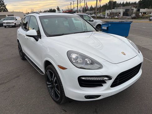 Used 2014 Porsche Cayenne Turbo S image 11