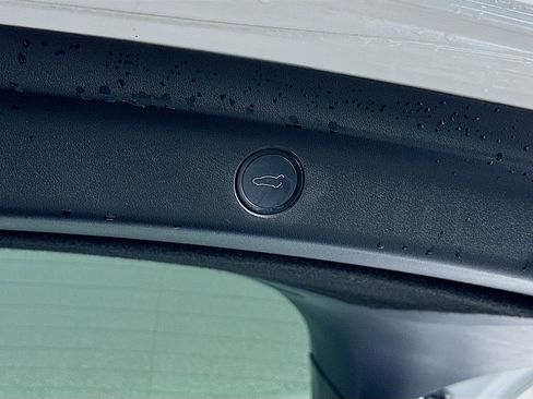 Used 2021 Tesla Model Y 2WD image 29