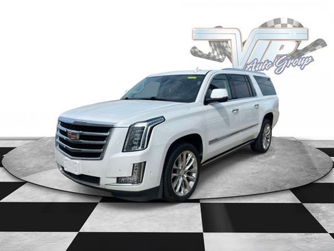 Used 2020 Cadillac Escalade ESV Premium Luxury image 2