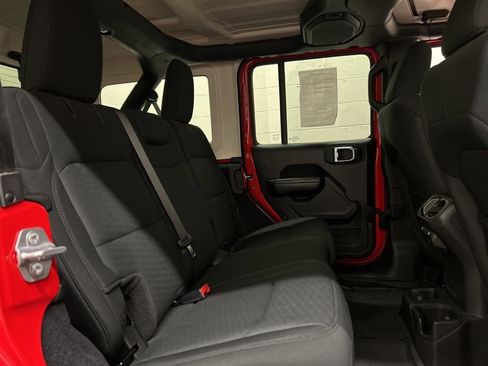 Used 2018 Jeep Wrangler Unlimited Sport S image 9