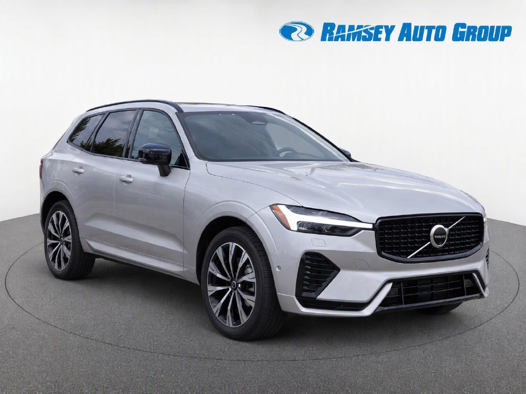 Used 2024 Volvo XC60 B5 Plus w/ Climate Package AWD/4WD image 2