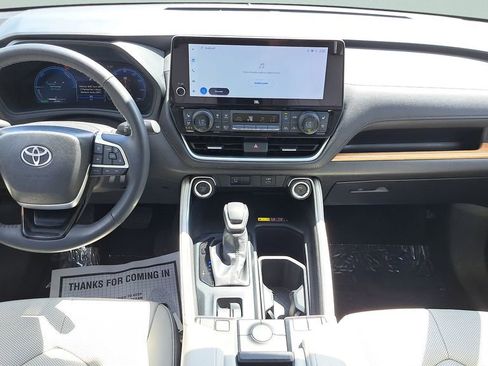 Used 2025 Toyota Grand Highlander AWD Hybrid image 13