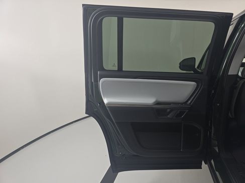Used 2024 Rivian R1S Adventure AWD/4WD image 17