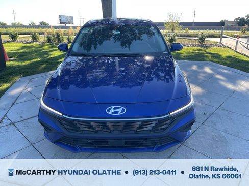 Certified 2025 Hyundai Elantra SEL FWD image 11