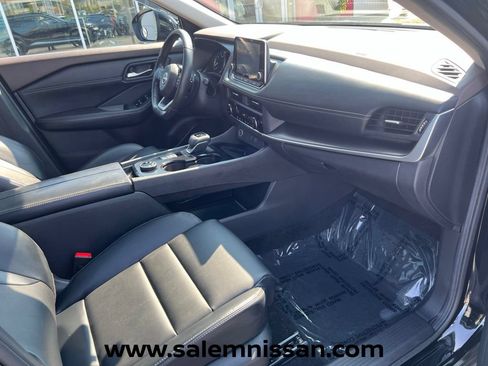 Used 2023 Nissan Rogue SV w/ SV Premium B Package AWD/4WD image 25