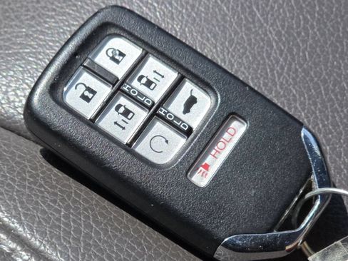 Used 2024 Honda Odyssey Touring image 32