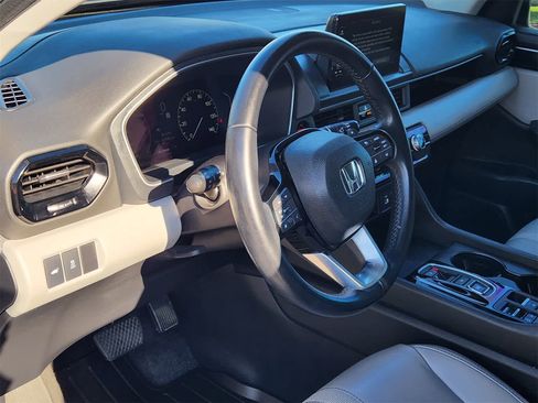 Used 2023 Honda Pilot EX-L image 2