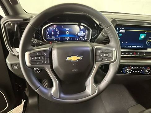 Used 2024 Chevrolet Silverado 1500 LT AWD/4WD image 15