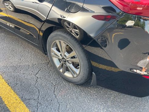 Used 2018 Hyundai Elantra Value Edition FWD image 4