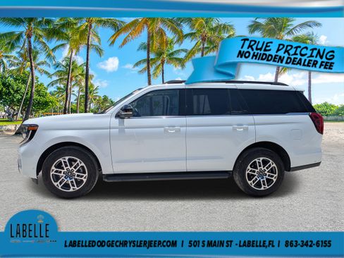 Used 2025 Ford Expedition Active AWD/4WD image 5