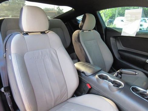 Used 2022 Ford Mustang GT image 9