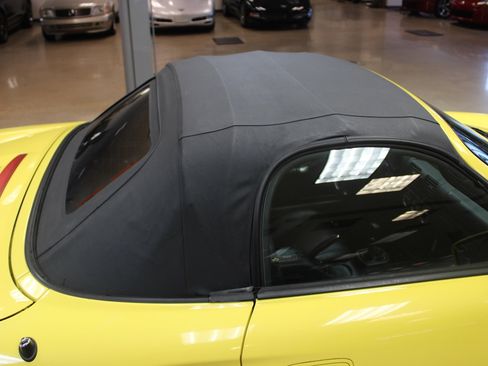 Used 2004 Toyota MR2 image 5