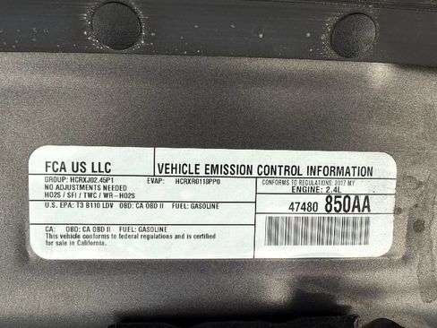 Used 2017 Jeep Cherokee Sport w/ Cold Weather Group FWD image 10