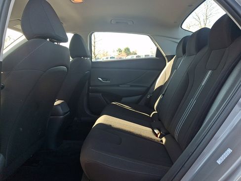 Used 2023 Hyundai Elantra SEL FWD image 10