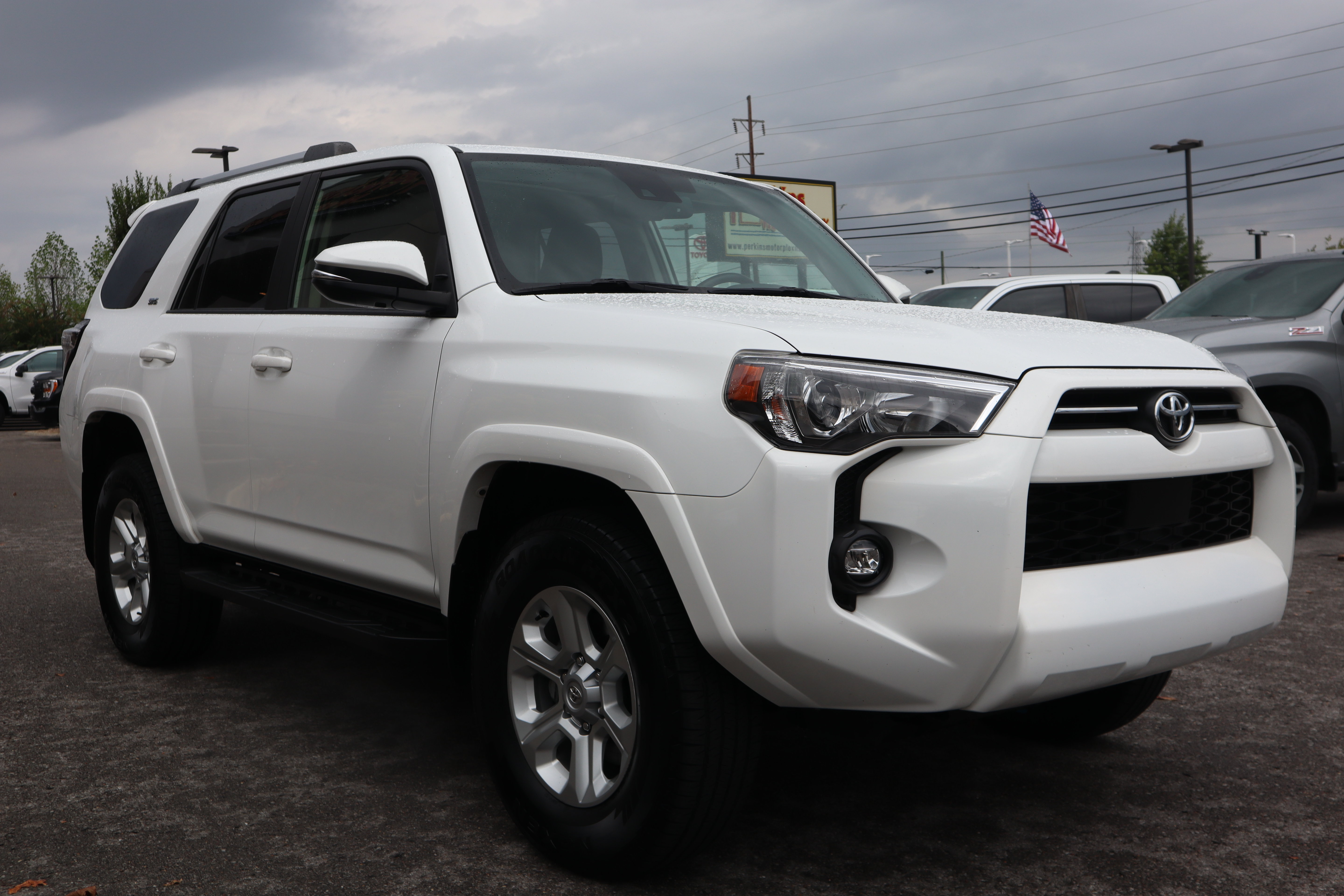 Used 2023 Toyota 4Runner SR5 Premium w/ Moonroof Package AWD/4WD image 5