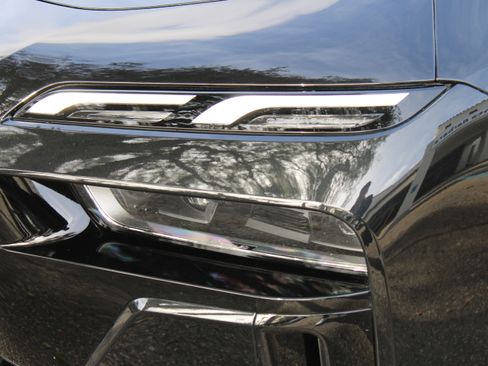 Used 2023 BMW 760i xDrive image 11